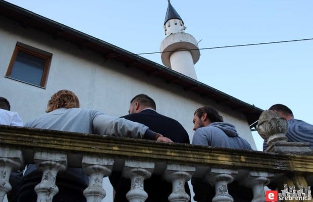 bijela džamija u srebrenici 02